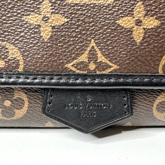 Luise Vuitton crossbody messe bag NWT - Picture 7 of 9